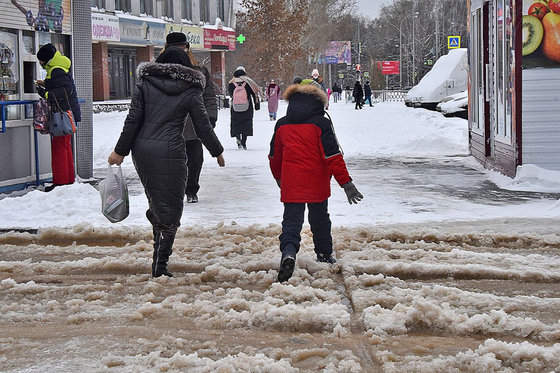 Из-за аварии на Уралмаше без холодной воды остались два жилых дома и  детский сад - «Уральский рабочий»